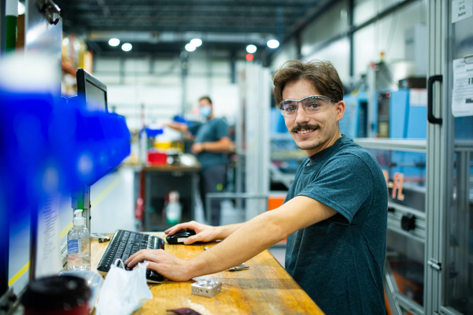 Travailleur dans une usine