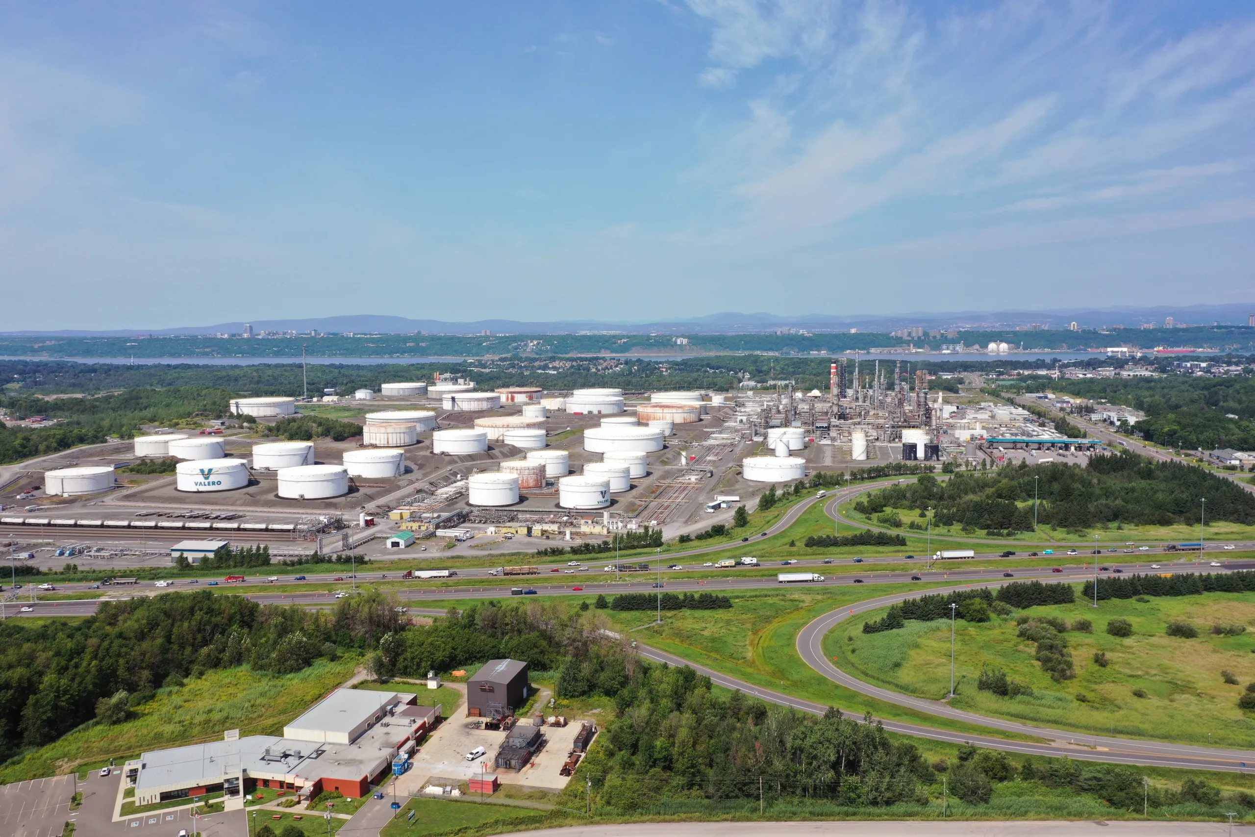 Vue aérienne de la raffinerie Jean-Gaulin | Parc industriel Perreault